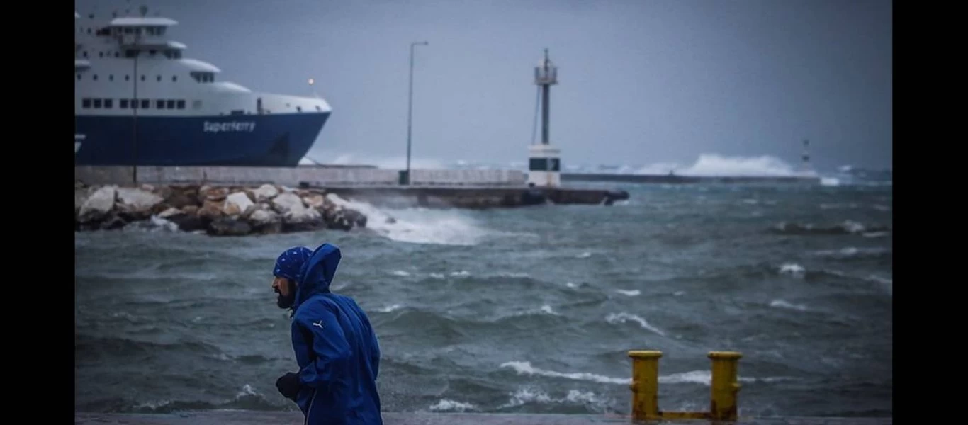 Δεμένα τα πλοία σε Πειραιά, Ραφήνα και Λαύριο